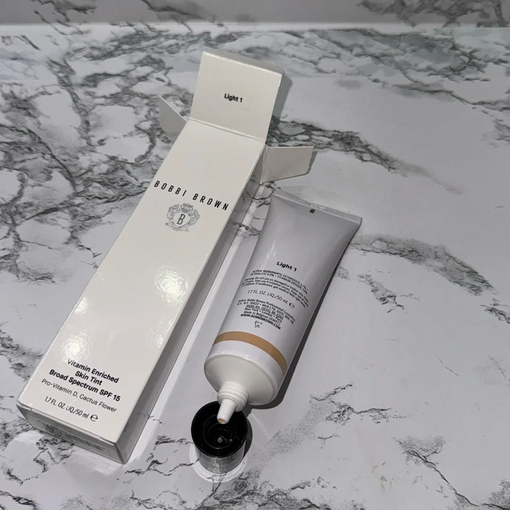 NWT Bobbi Brown vitamin enriched skin tint: Light 1 Never used Still in box